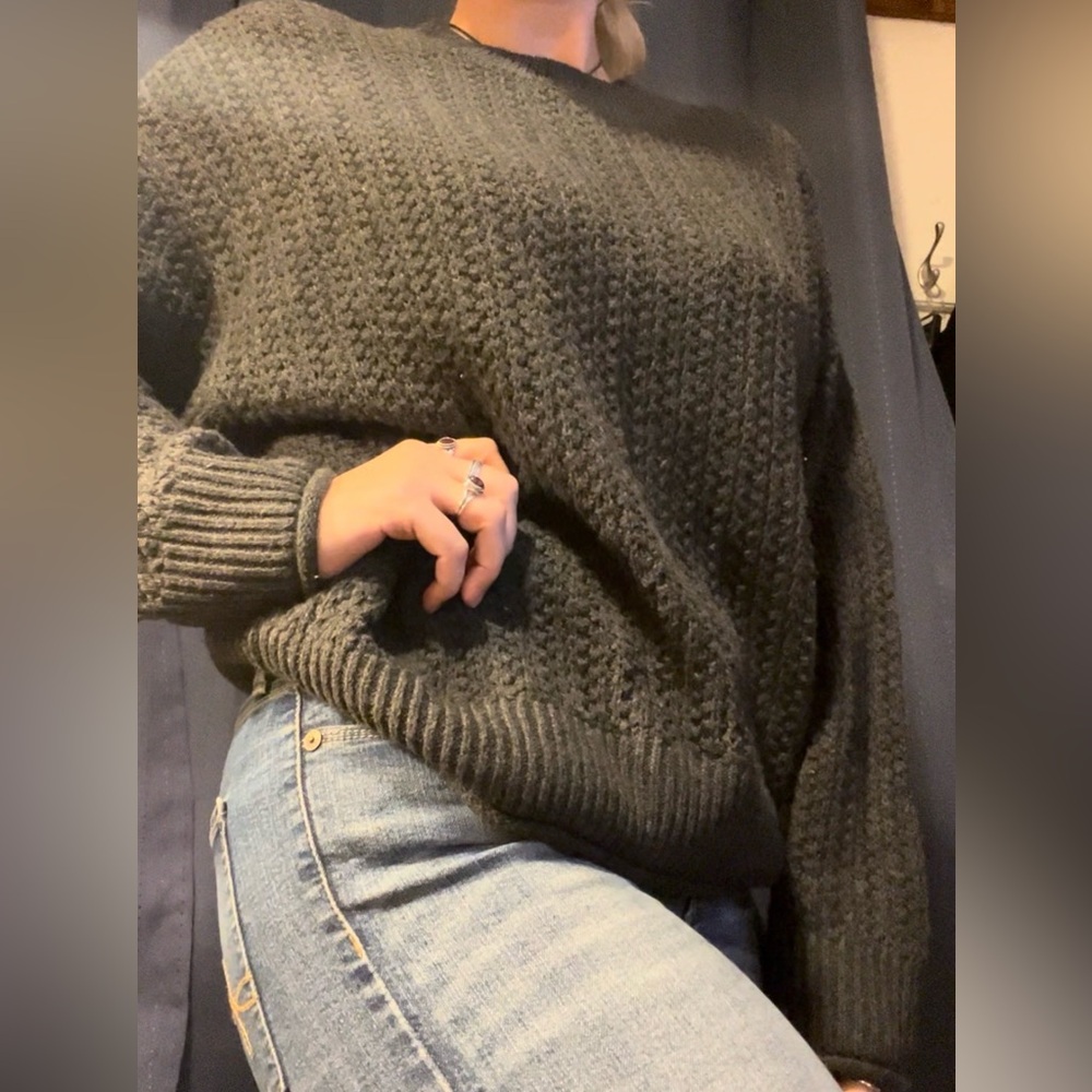Universal Thread Sweater - Picture 3 of 3